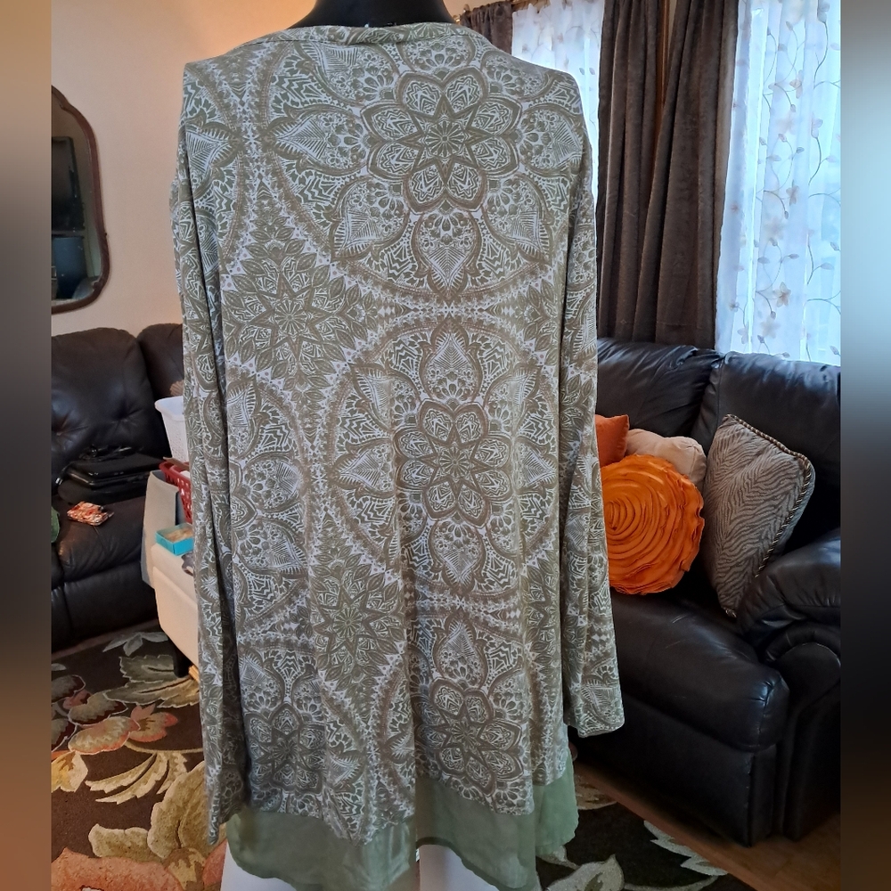 New Direction Elegant Green Patterned Women's Top - image 2